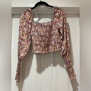 Floral long sleeve extra small top Francesca’s